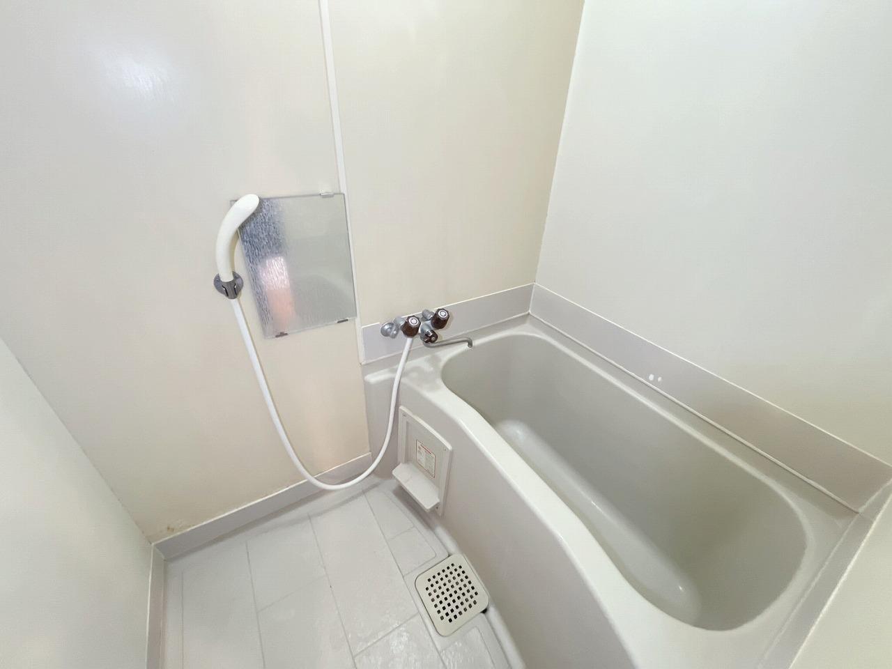 バス・シャワールーム　バスルーム