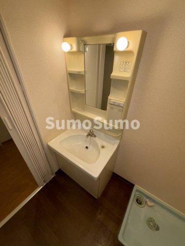 洗面設備　脱衣スペースもあります