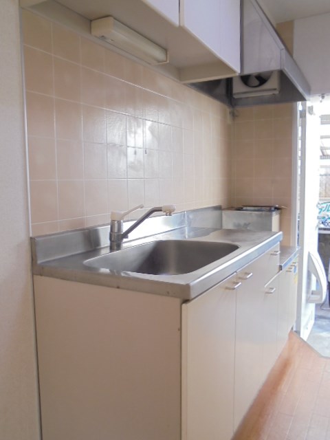 キッチン　写真は103号室です（参考）