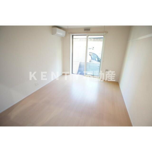 居室・リビング　こちらの居間で趣味の時間をお楽しみください