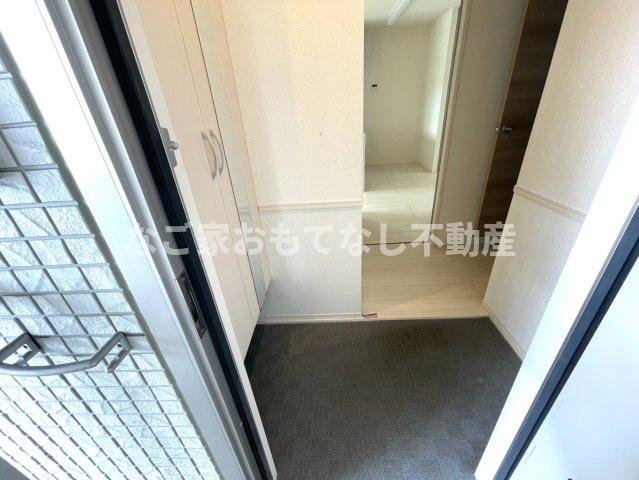 玄関　※写真は別号室