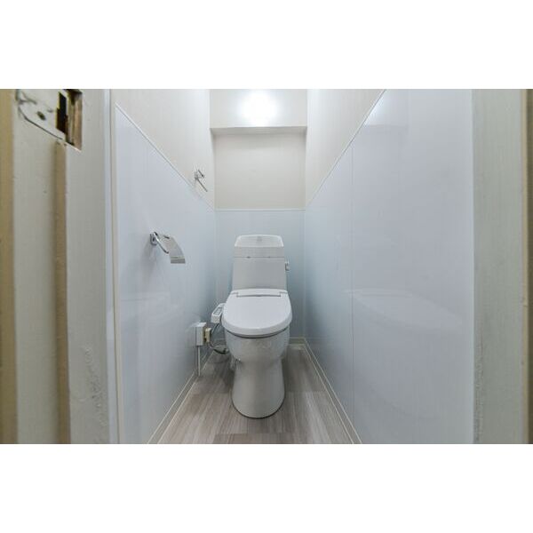 トイレ　※別室の参考写真の為、現況優先です。