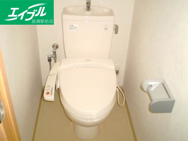 トイレ　温水洗浄便座
