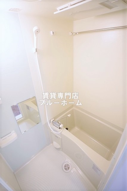 バス・シャワールーム　浴室乾燥機付きのお風呂！