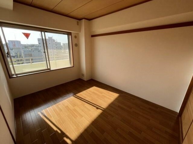 居室・リビング　同タイプ別部屋の写真です