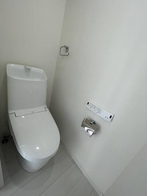 トイレ　温水便座付き