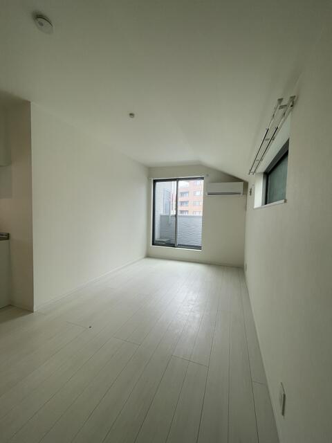 その他設備　２面彩光のお部屋です