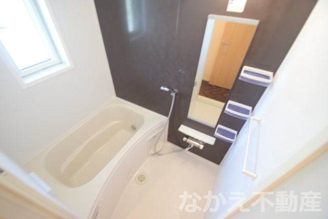 バス・シャワールーム　コンパクトで使いやすいお風呂です