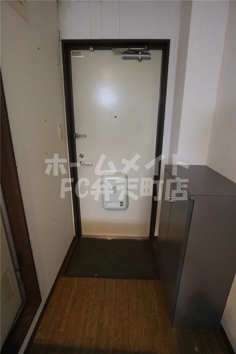 玄関　落ち着いた玄関です