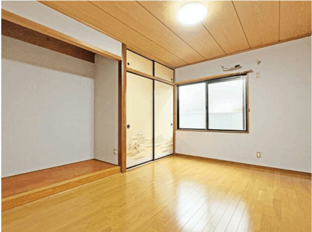 港区多加良浦町5丁目戸建の居間写真