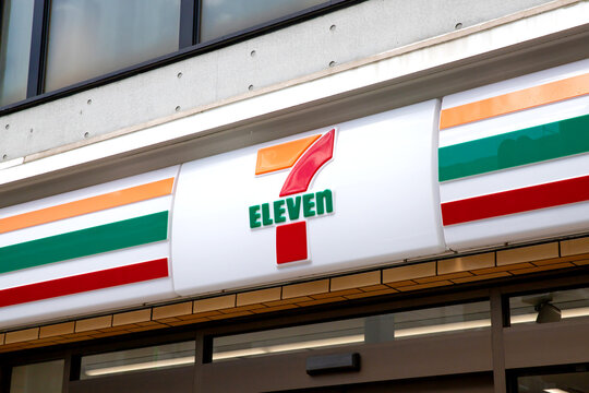 コンビニ　セブンイレブン小倉守恒店（コンビニ）まで585m