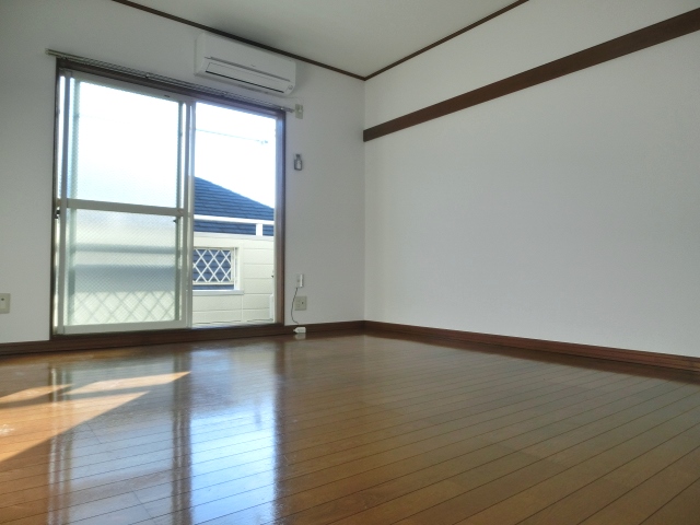 その他部屋・スペース　南西向きの明るい寝室スペース。