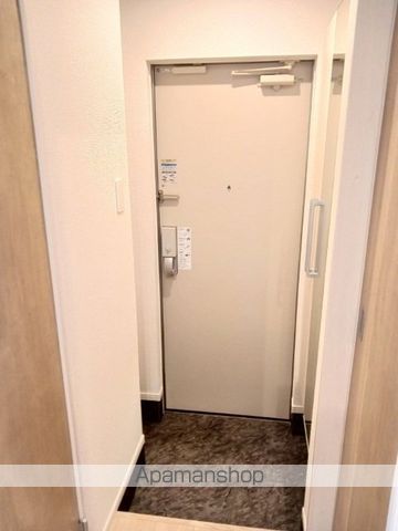ヌーヴェル ラ ヴィの玄関写真