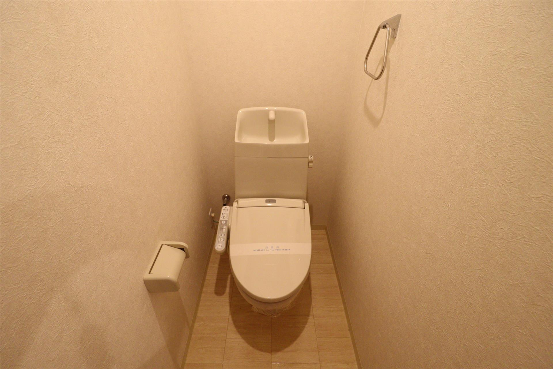 トイレ　※同物件内別室の写真を使用しております。