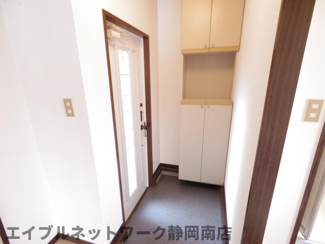 玄関　落ち着いた玄関です