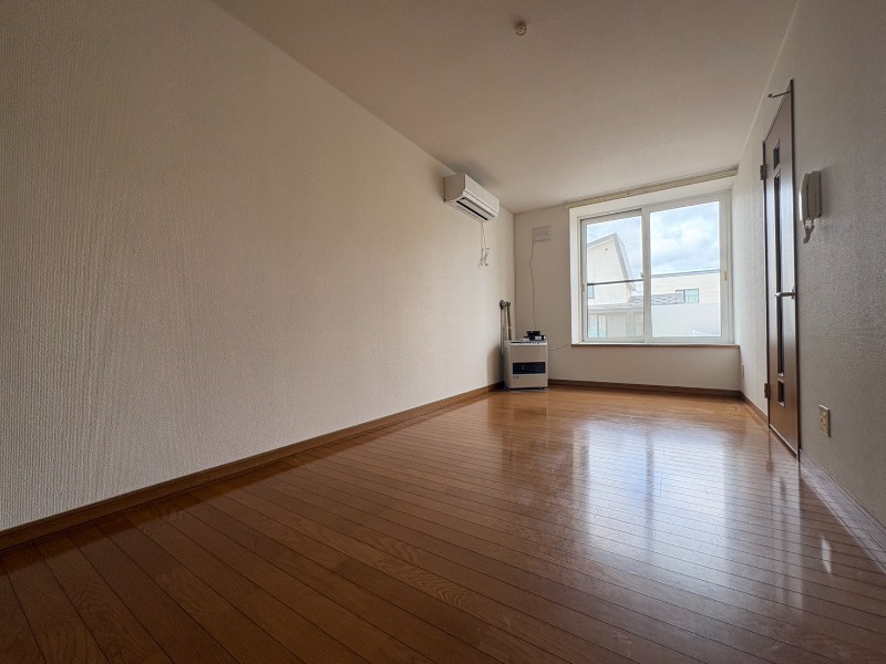 居室・リビング　広くてキレイなお部屋が広がっていて、充実した生活が送れそう。