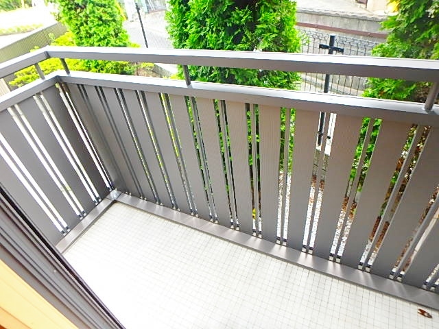 バルコニー　参考画像。同じ物件の他のお部屋です。