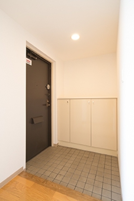 玄関　※写真は同タイプ住戸です。