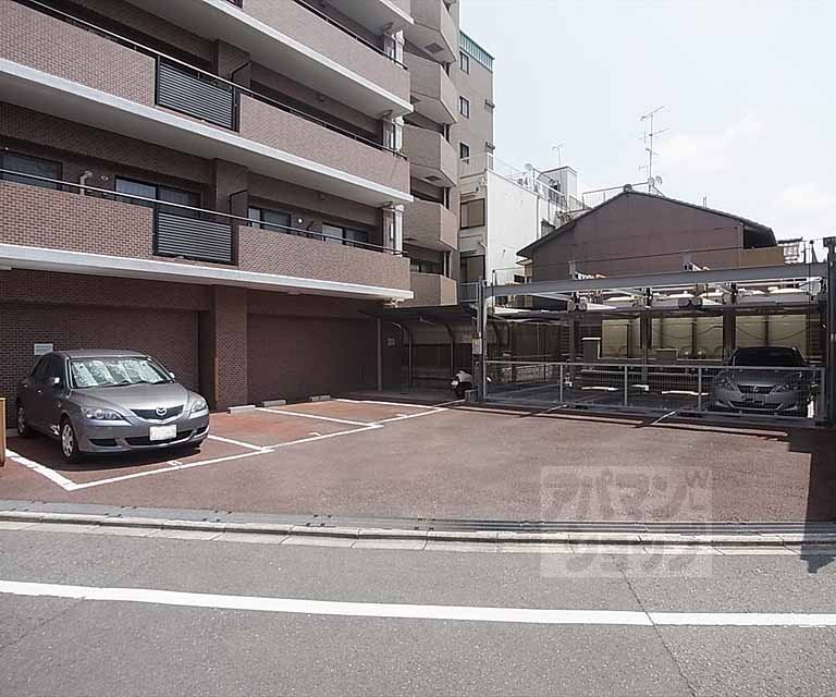 駐車場　駐車場