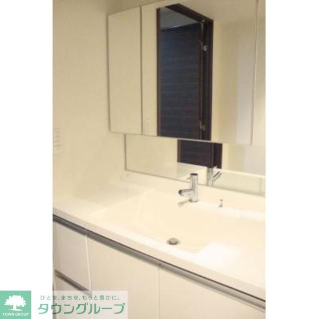 洗面設備　※写真は同タイプ住戸です。