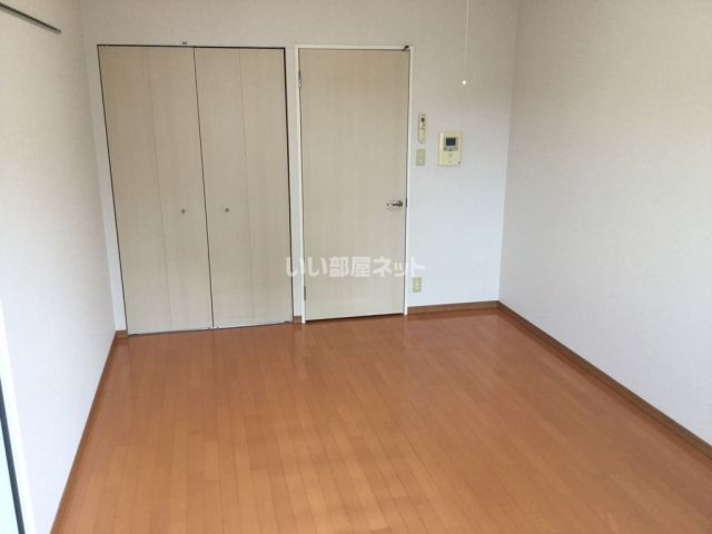 ＪＲ阪和線 和歌山駅 徒歩3分 9階建 築20年の居間写真