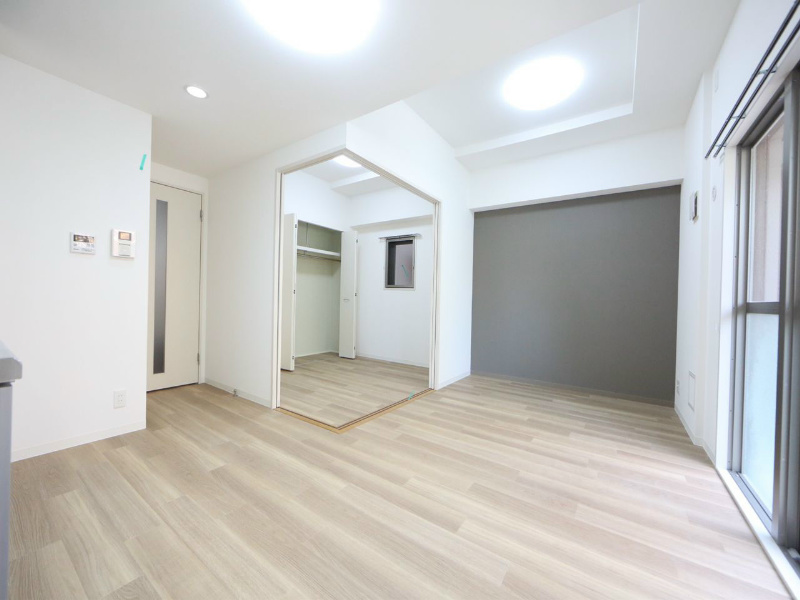 地下鉄鶴舞線 丸の内駅 徒歩4分 10階建 築13年の居間写真