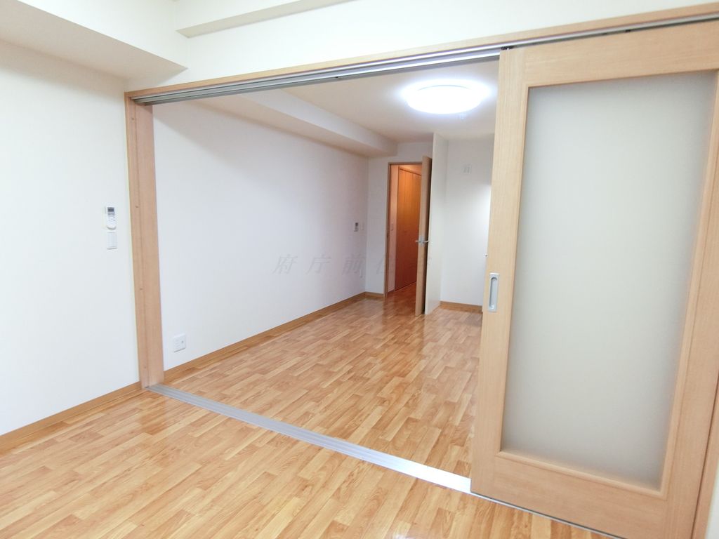 フェリシエ二条東洞院の居間写真