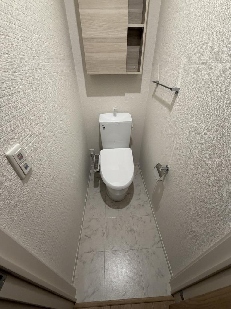 ＪＲ山陽本線 福山駅 徒歩33分 3階建 築1年のトイレ写真