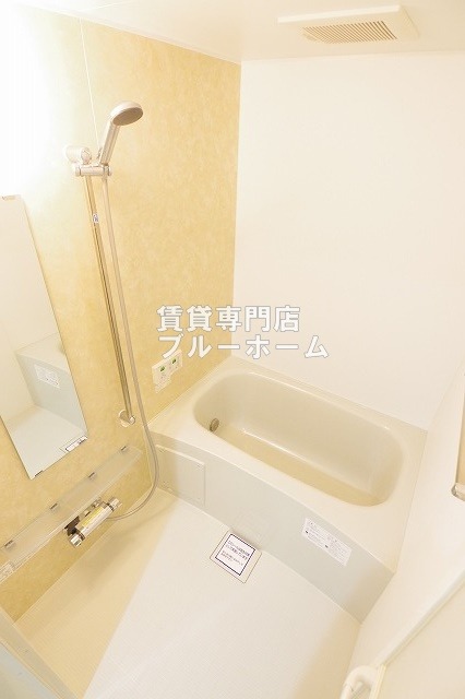 バス・シャワールーム　追い炊き機能付き！