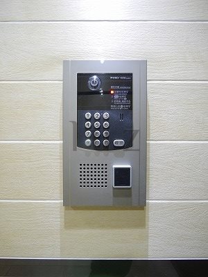セキュリティ　女性も安心のオートロック完備です☆