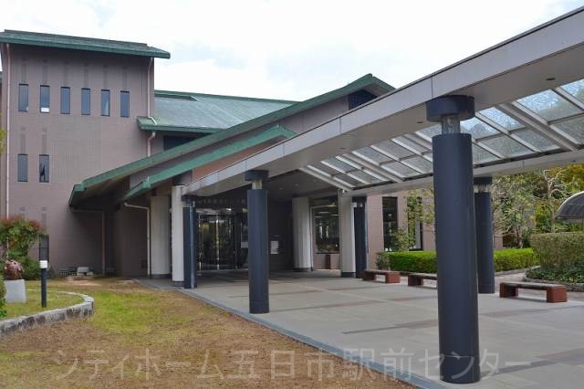 図書館　はつかいち市民大野図書館（図書館）まで856m