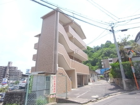 広島市西区己斐上のマンションの建物外観