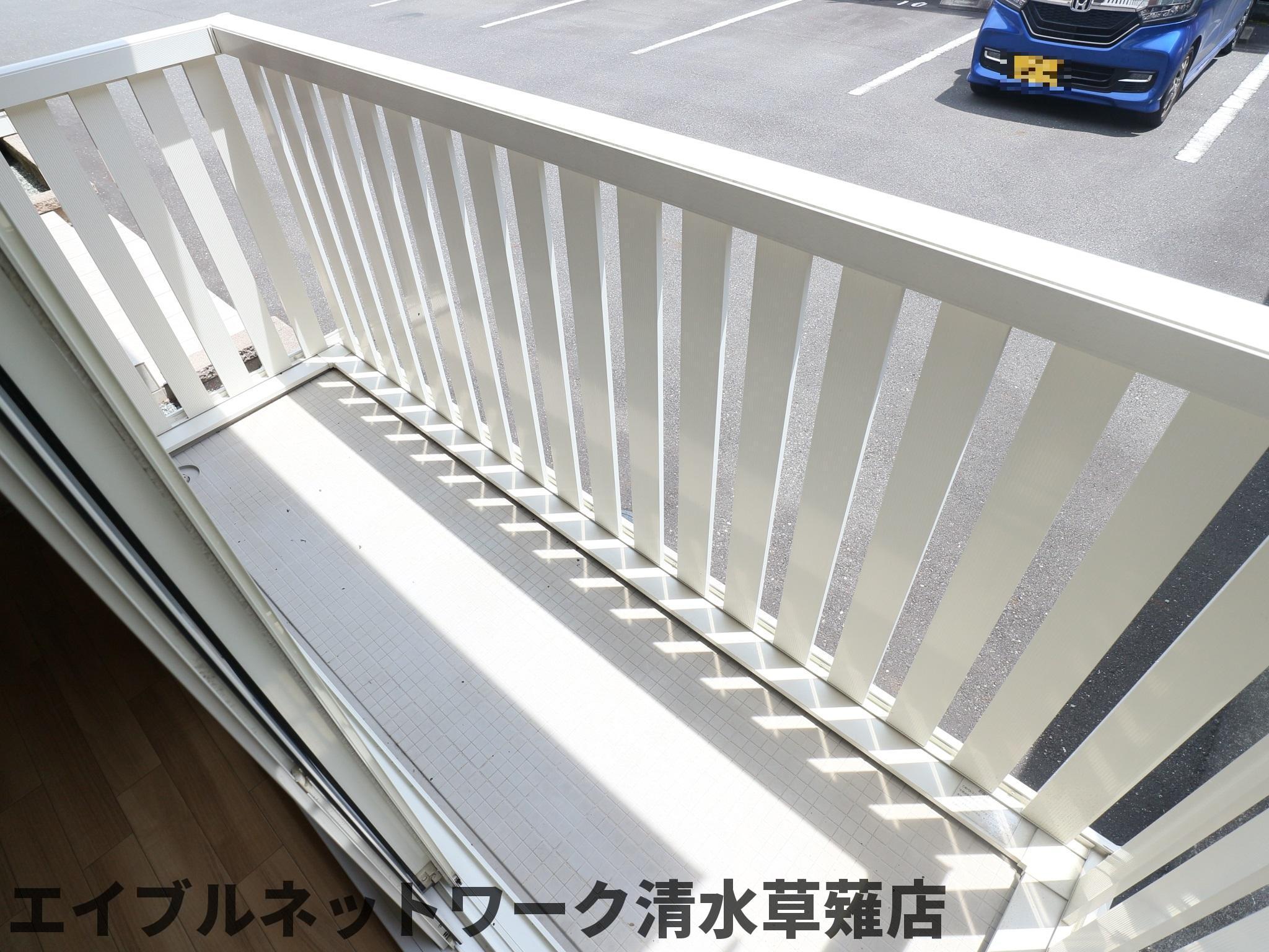 バルコニー　開放的で明るい空間を演出してくれるバルコニーです
