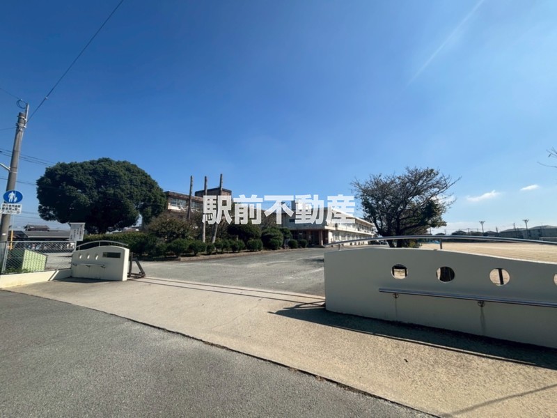 中学校　羽犬塚中学校（中学校）まで900m