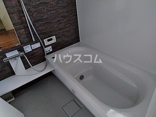 【レジデンス４のバス・シャワールーム】