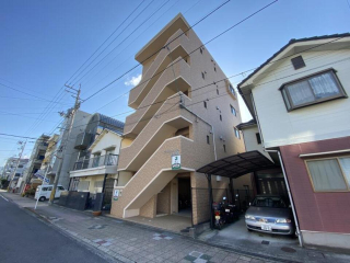 松山市清水町のマンションの建物外観