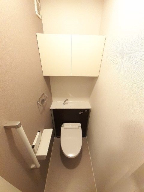 【ピアチェーレ　六本松のトイレ】