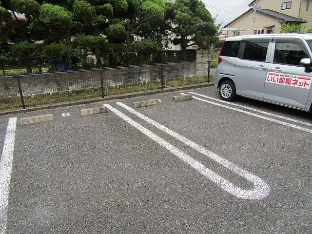 【茂原市小林のアパートの駐車場】