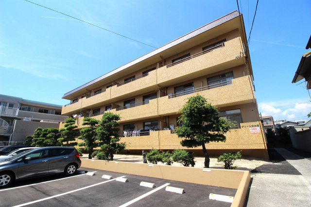 【グリーン栄松園の建物外観】