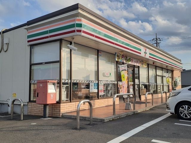 【高崎市新町のアパートのコンビニ】