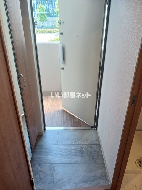 【FREEDOM residence堺大小路の玄関】