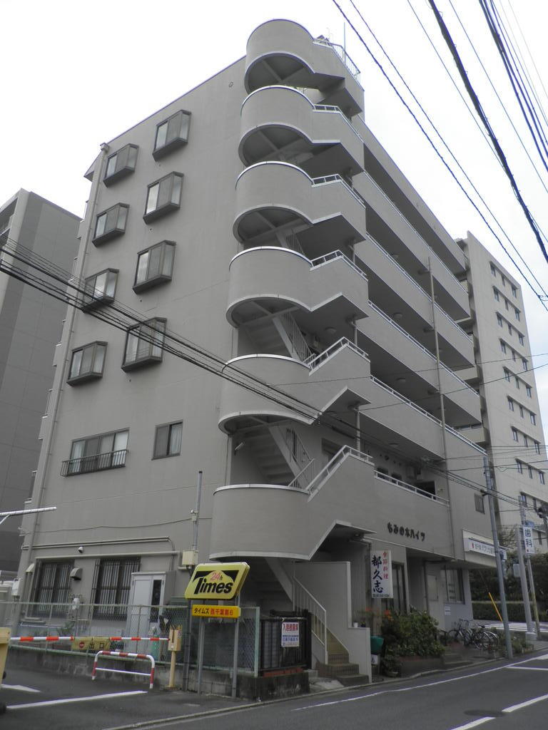 もみの木ハイツの建物外観