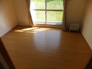 ホワイトハートレーン 初期費用1万円のみの居間写真