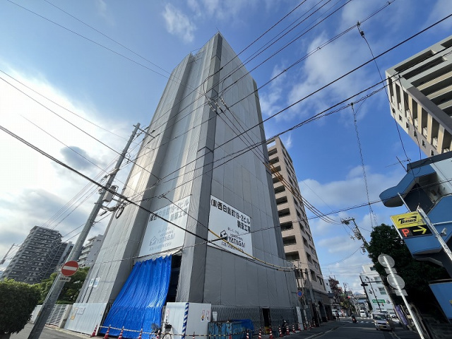 【広島市中区西白島町のマンションの建物外観】