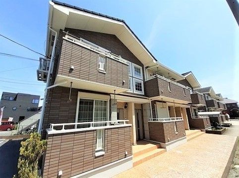 茅ヶ崎市香川のアパートの建物外観