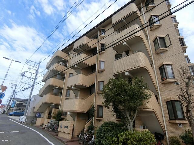 【住和高倉マンションの建物外観】