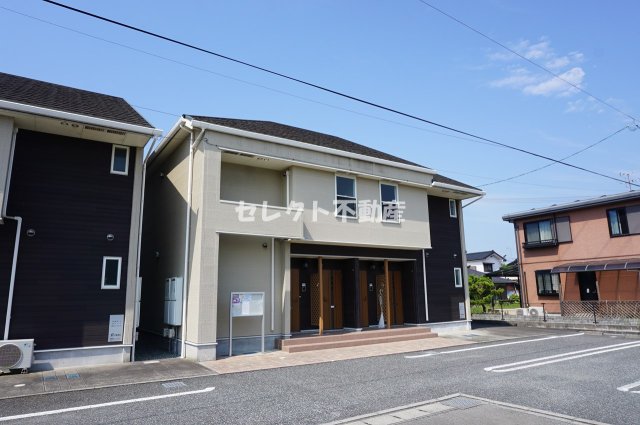 八代市松崎町のアパートの建物外観