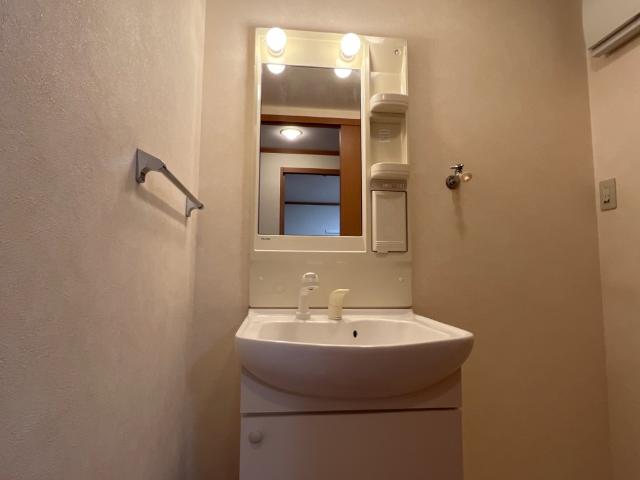 洗面設備　洗髪洗面化粧台