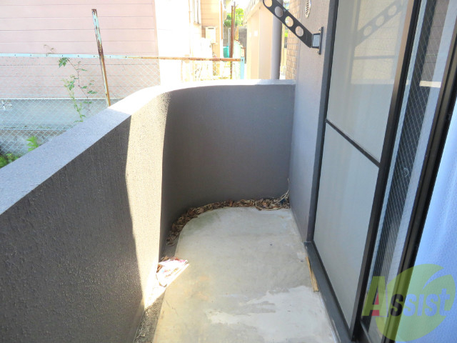 バルコニー　バルコニーは洗濯物を干すスペースが確保されていました。