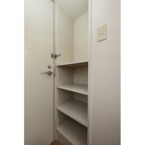 収納　シューズケース